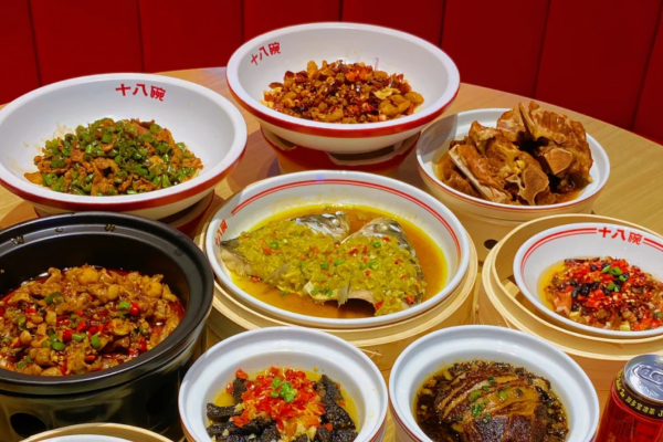 十八碗湘菜小炒总部加盟：十八碗湘菜加盟费明细